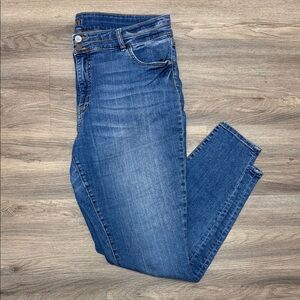 Kut from the Kloth Classic Blue Cropped Jeans